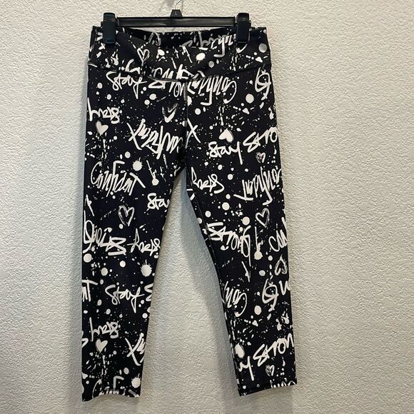 Fabletics x Demi Lovato Black & White Confident Cropped Leggings Size Medium - Picture 1 of 5